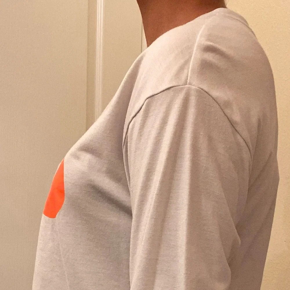Cream Nike Long Sleeve - Picture 5 of 6